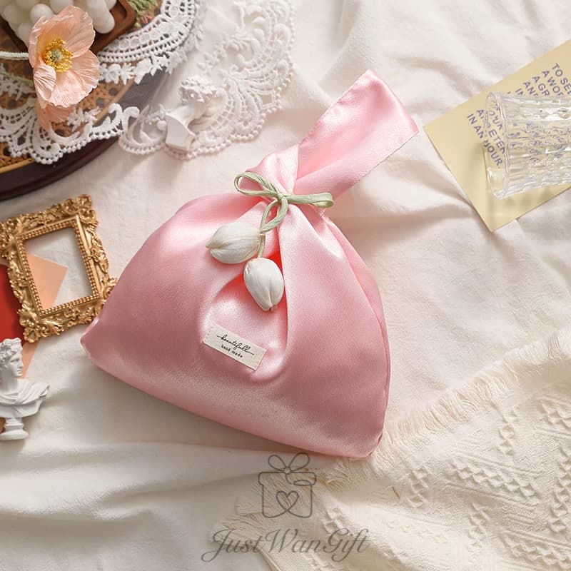 Tulip Wristlet Bag