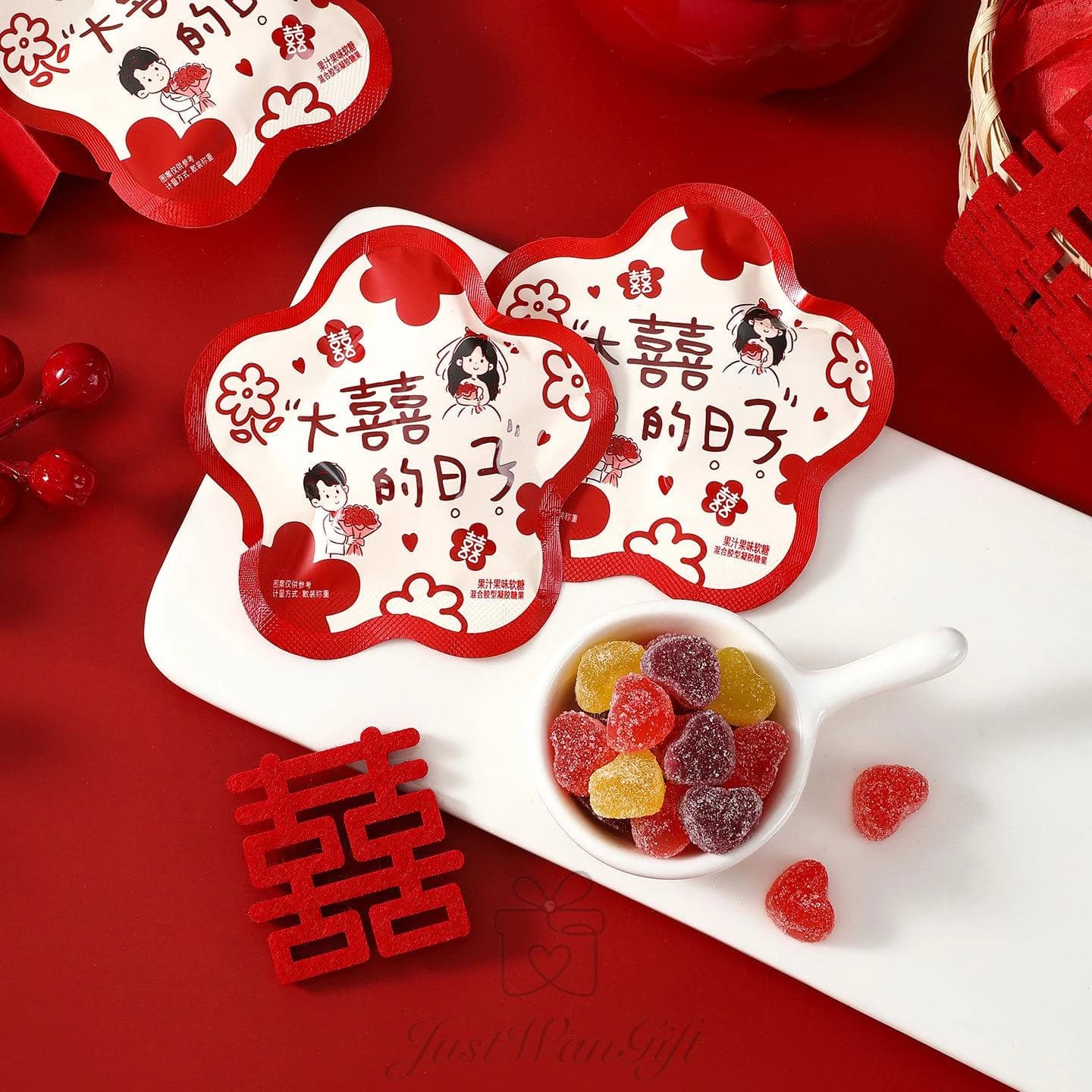 Flower-Shaped Fruit Gummies
